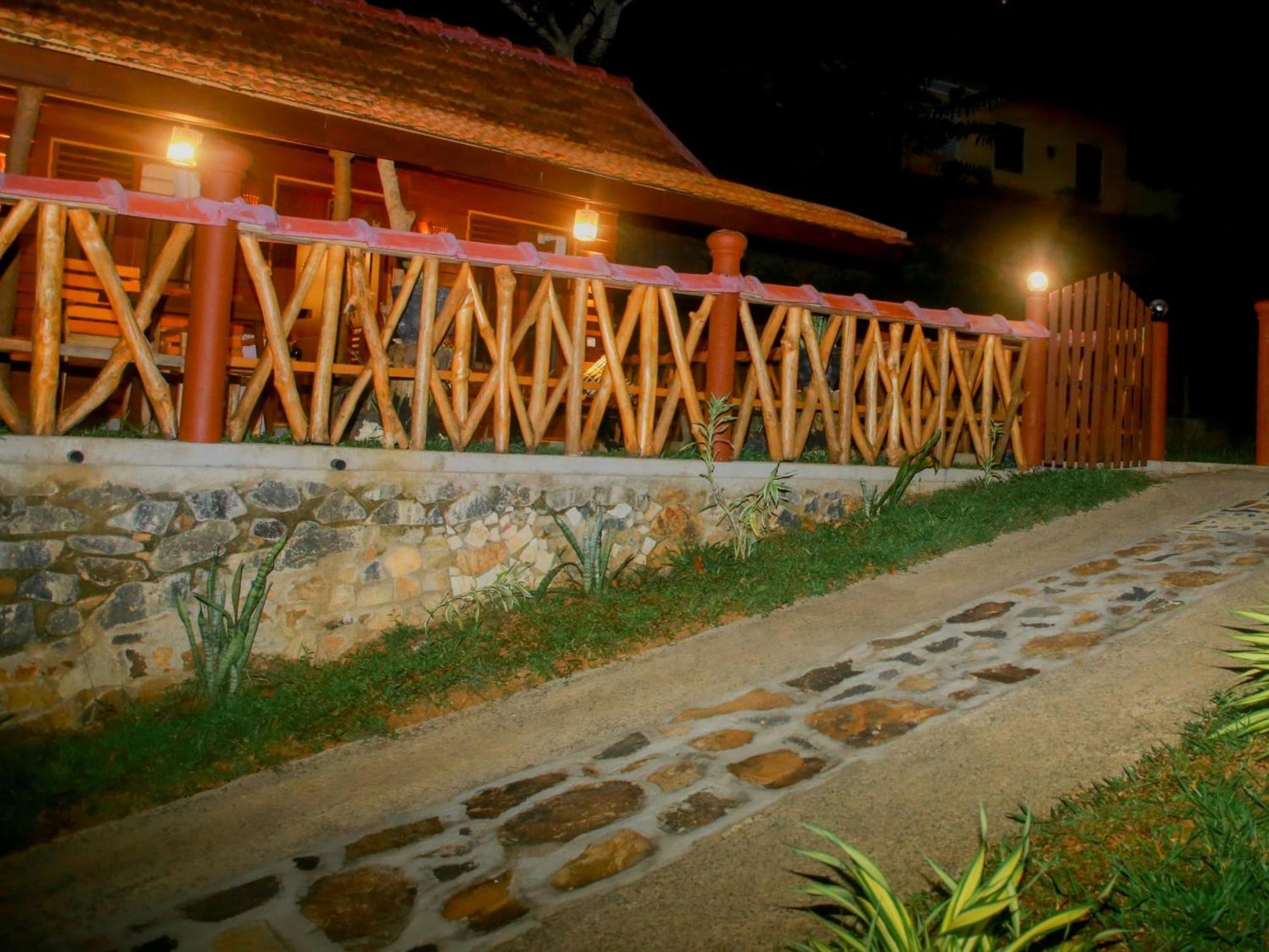 Blue Ocean Tree House Hiriketiya Villa Диквела Екстериор снимка