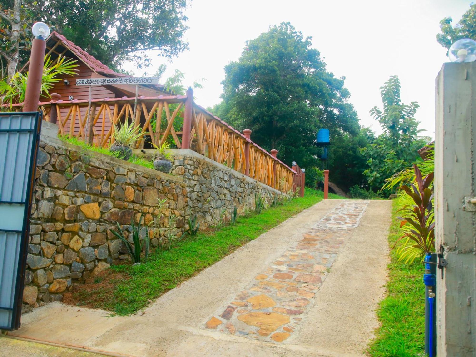 Blue Ocean Tree House Hiriketiya Villa Диквела Екстериор снимка