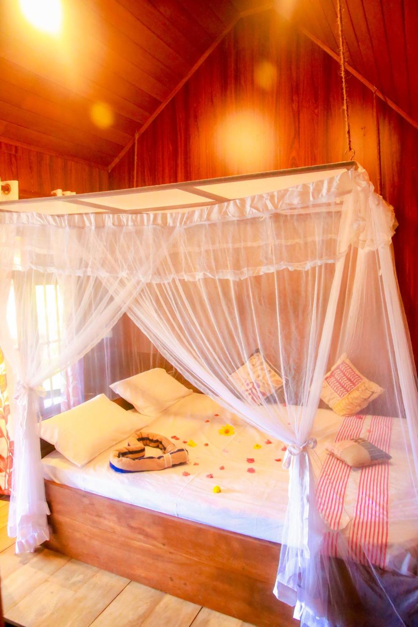 Blue Ocean Tree House Hiriketiya Villa Диквела Екстериор снимка