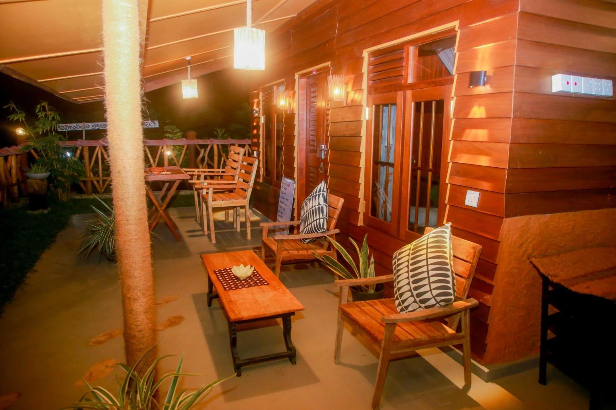 Blue Ocean Tree House Hiriketiya Villa Диквела Екстериор снимка